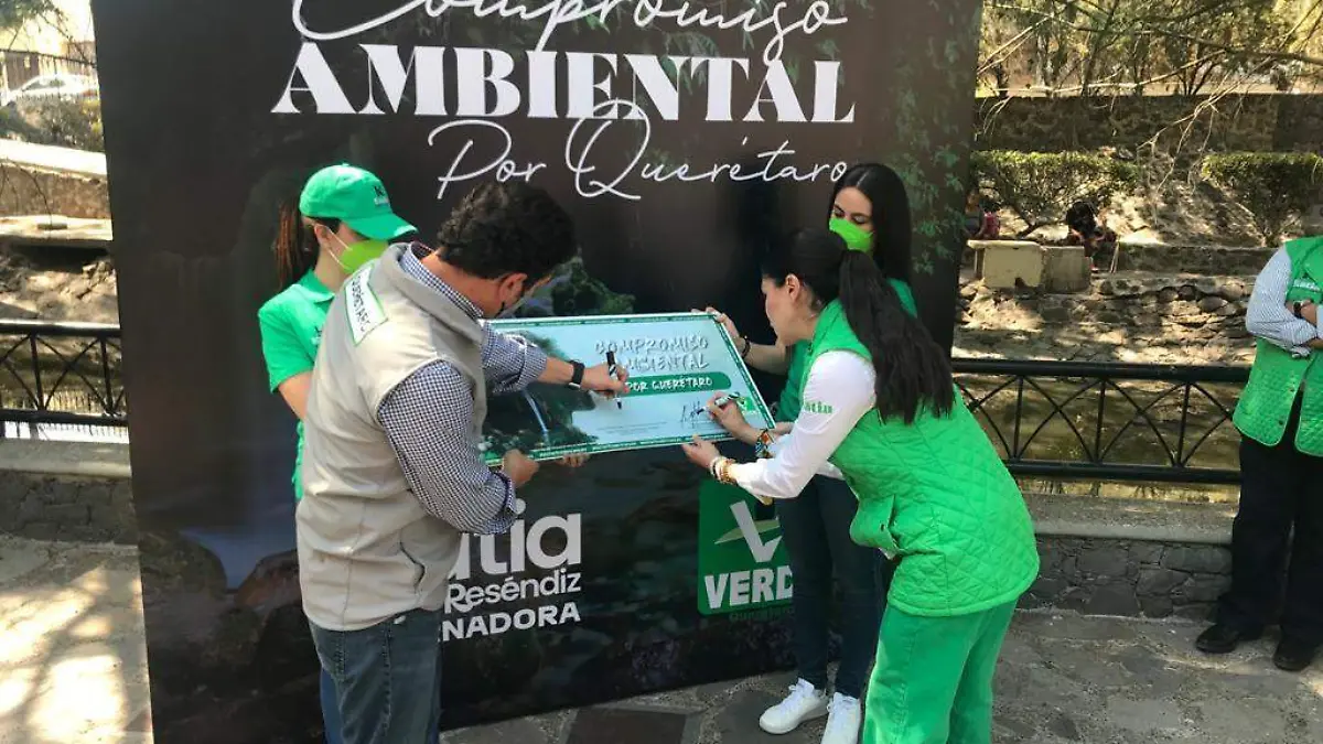 Katia Resendiz firmo pacto amniental